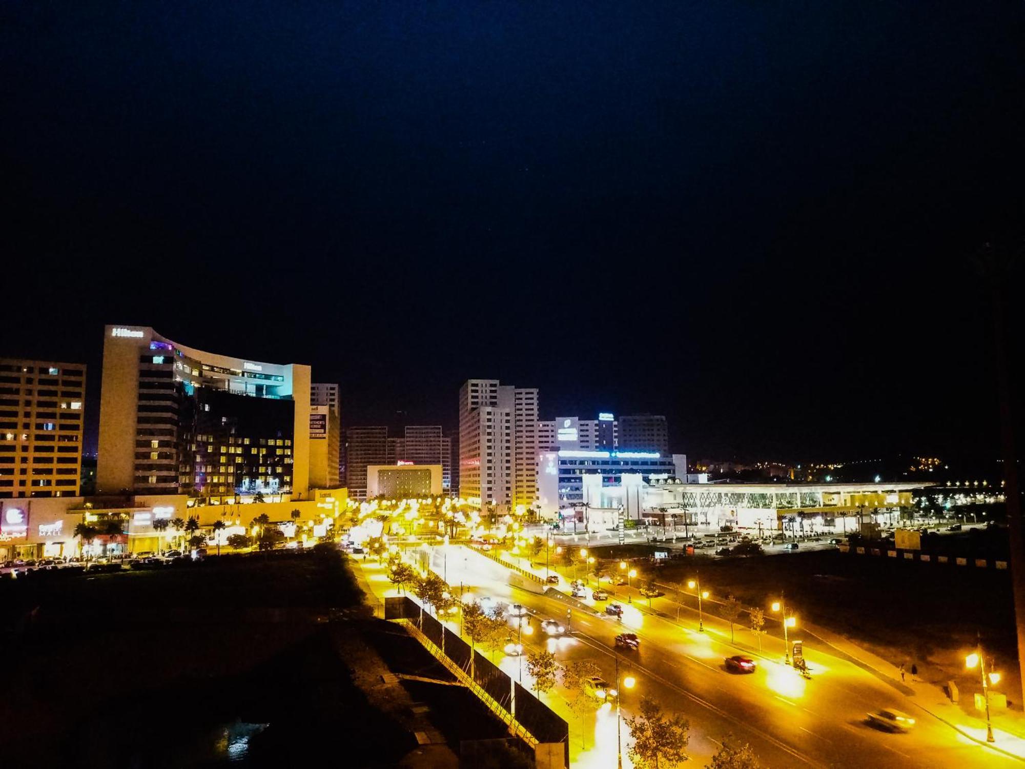 Amazing Appartement Au Centre Ville En Face Hilton & Gare Train De Tgv De Tanger 2N Bagian luar foto