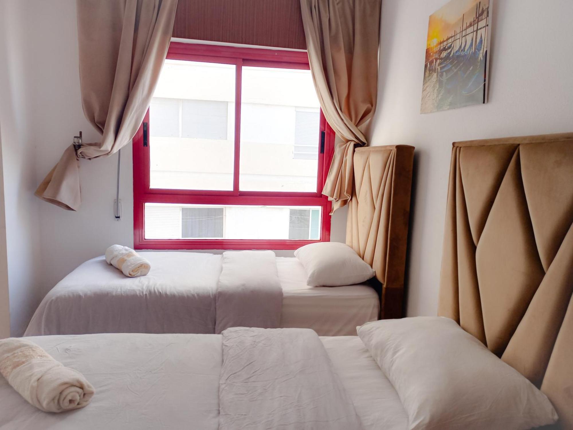 Amazing Appartement Au Centre Ville En Face Hilton & Gare Train De Tgv De Tanger 2N Bagian luar foto