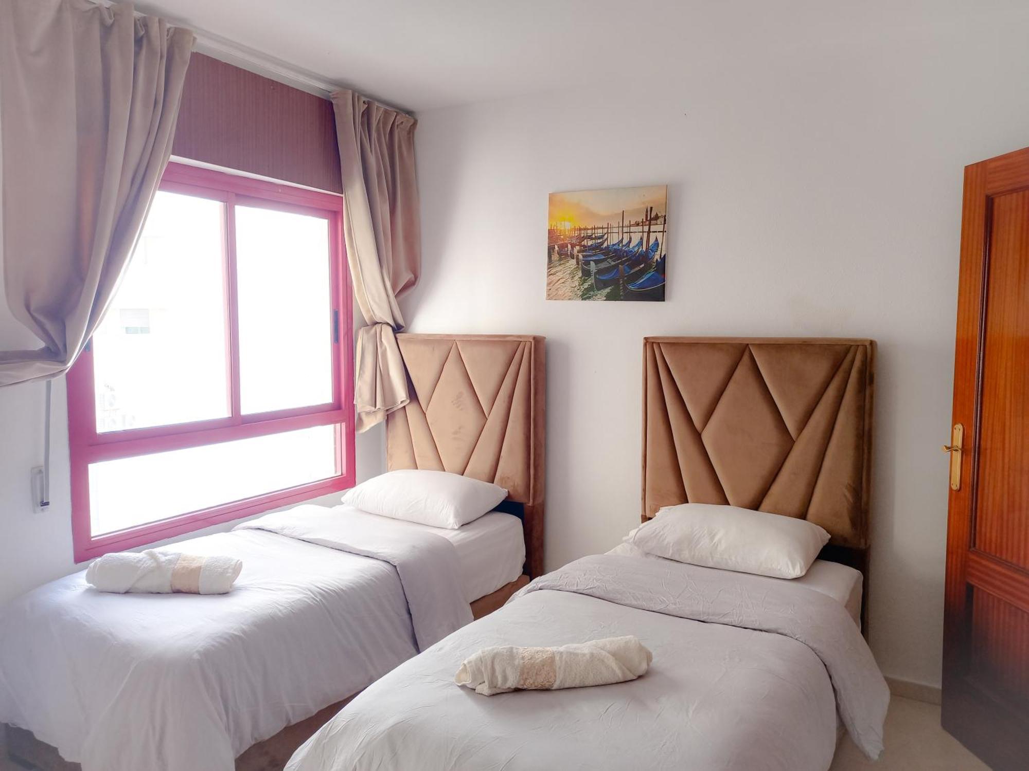 Amazing Appartement Au Centre Ville En Face Hilton & Gare Train De Tgv De Tanger 2N Bagian luar foto