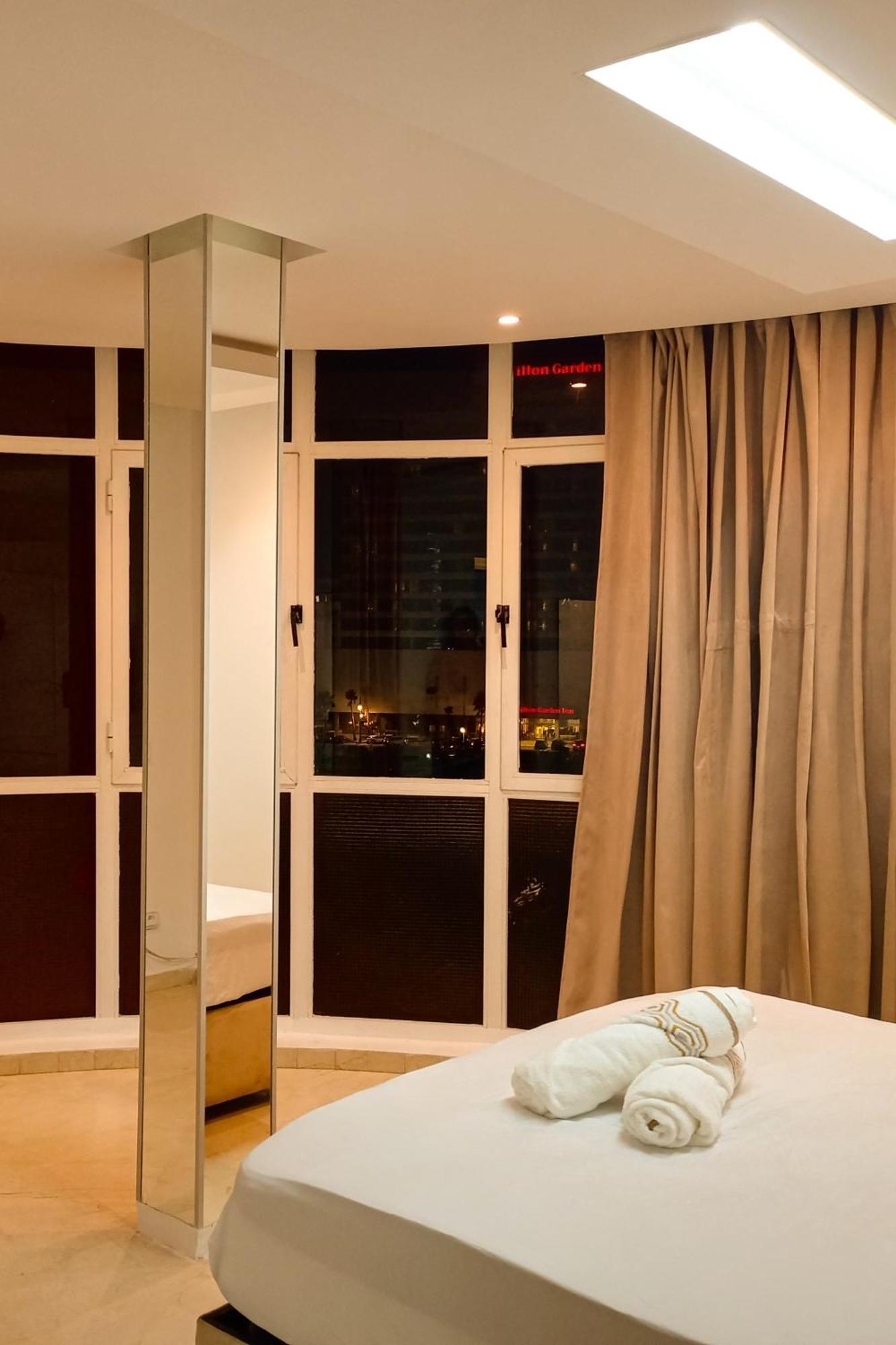 Amazing Appartement Au Centre Ville En Face Hilton & Gare Train De Tgv De Tanger 2N Bagian luar foto
