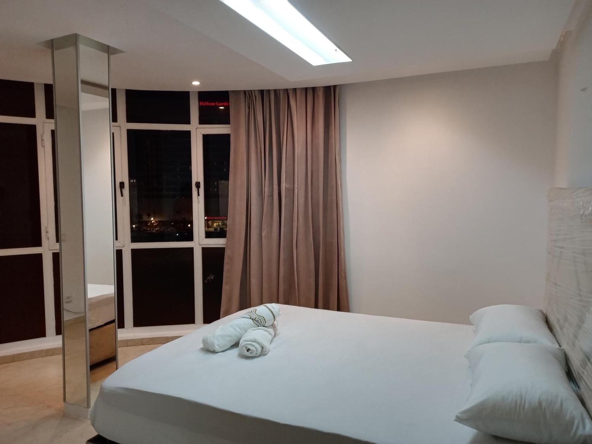 Amazing Appartement Au Centre Ville En Face Hilton & Gare Train De Tgv De Tanger 2N Bagian luar foto