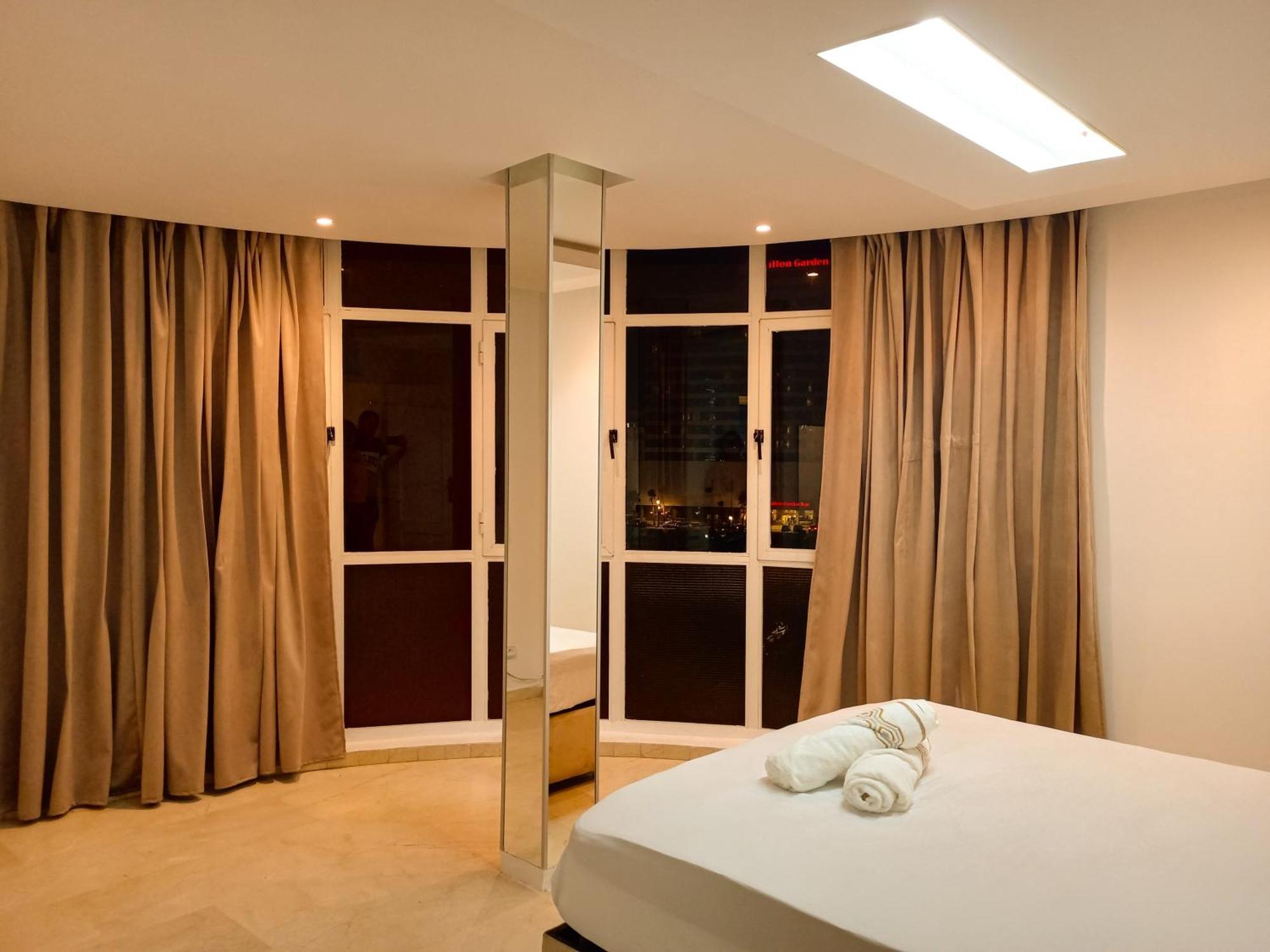 Amazing Appartement Au Centre Ville En Face Hilton & Gare Train De Tgv De Tanger 2N Bagian luar foto